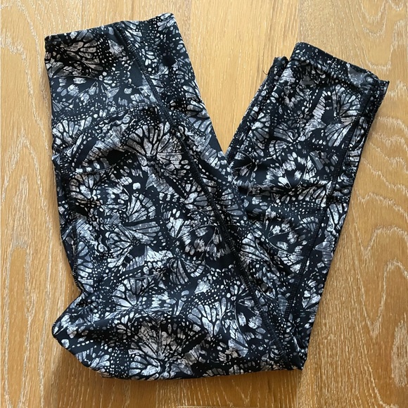 High Waist Black and White Leggings with Abstract Print - Picture 5 of 7